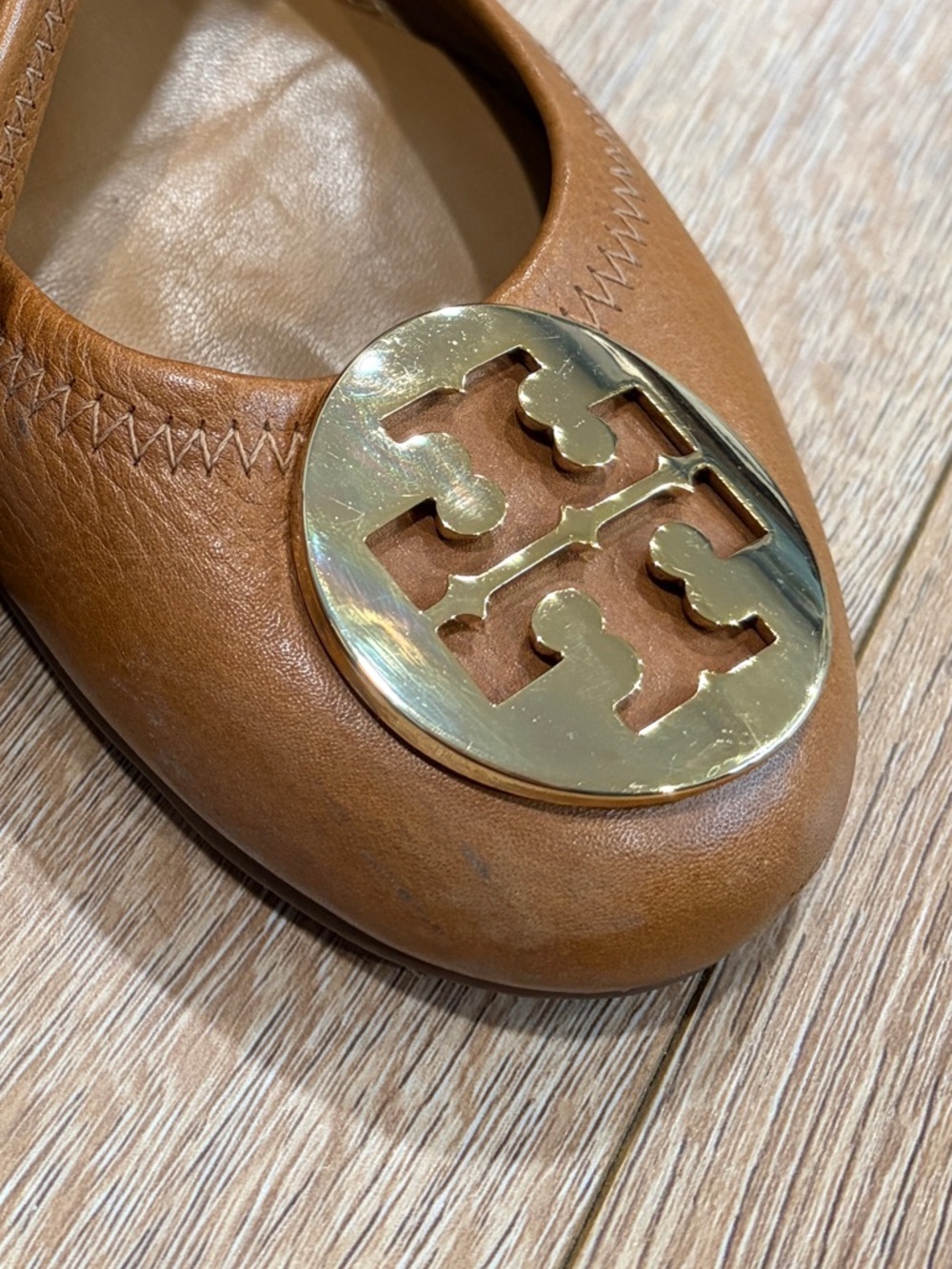 Tory Burch Reva Ballet Flats Tan Leather Gold Logo Size 7.5 - Picture 10 of 10